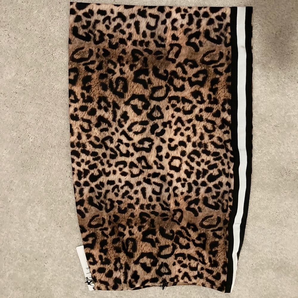 Leopard pencil skirt